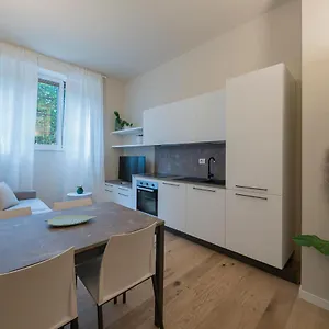 i-host-apartment-ranzoni-2.it-lombardy.com/
